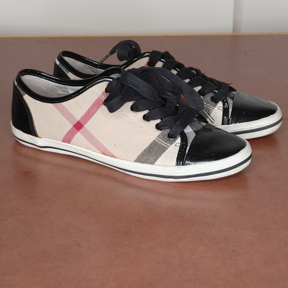 BURBERRY SNEAKERS - Picture 1 of 10